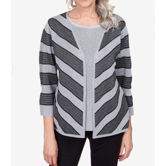 Alfred Dunner Classics Chevron Stripe One Piece Shimmery Sweater Sz L Silver - Picture 1 of 8